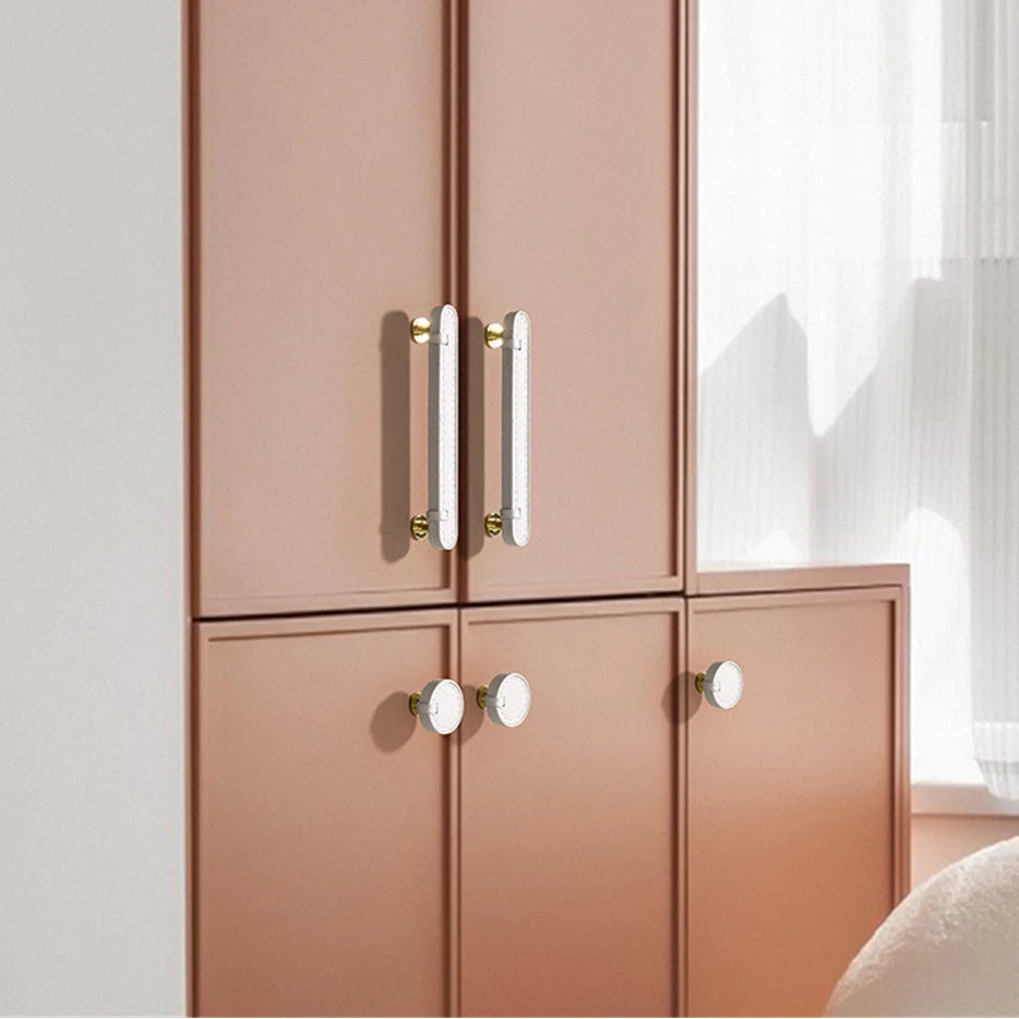 Poignée meuble cuir