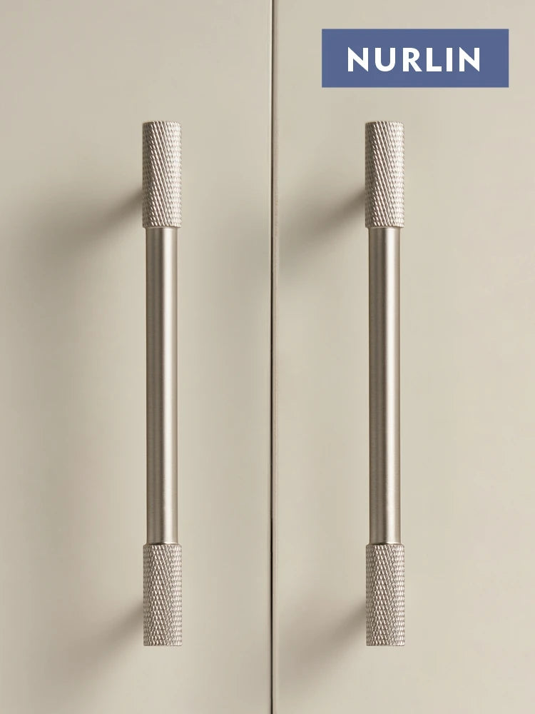 Nurlin Boutons de cuisine de luxe classiques moletés en laiton massif nickel brossé Argent Poignée de porte de meuble disponible en plusieurs tailles