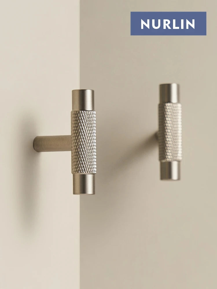 Nurlin Boutons de cuisine de luxe classiques moletés en laiton massif nickel brossé Argent Poignée de porte de meuble disponible en plusieurs tailles