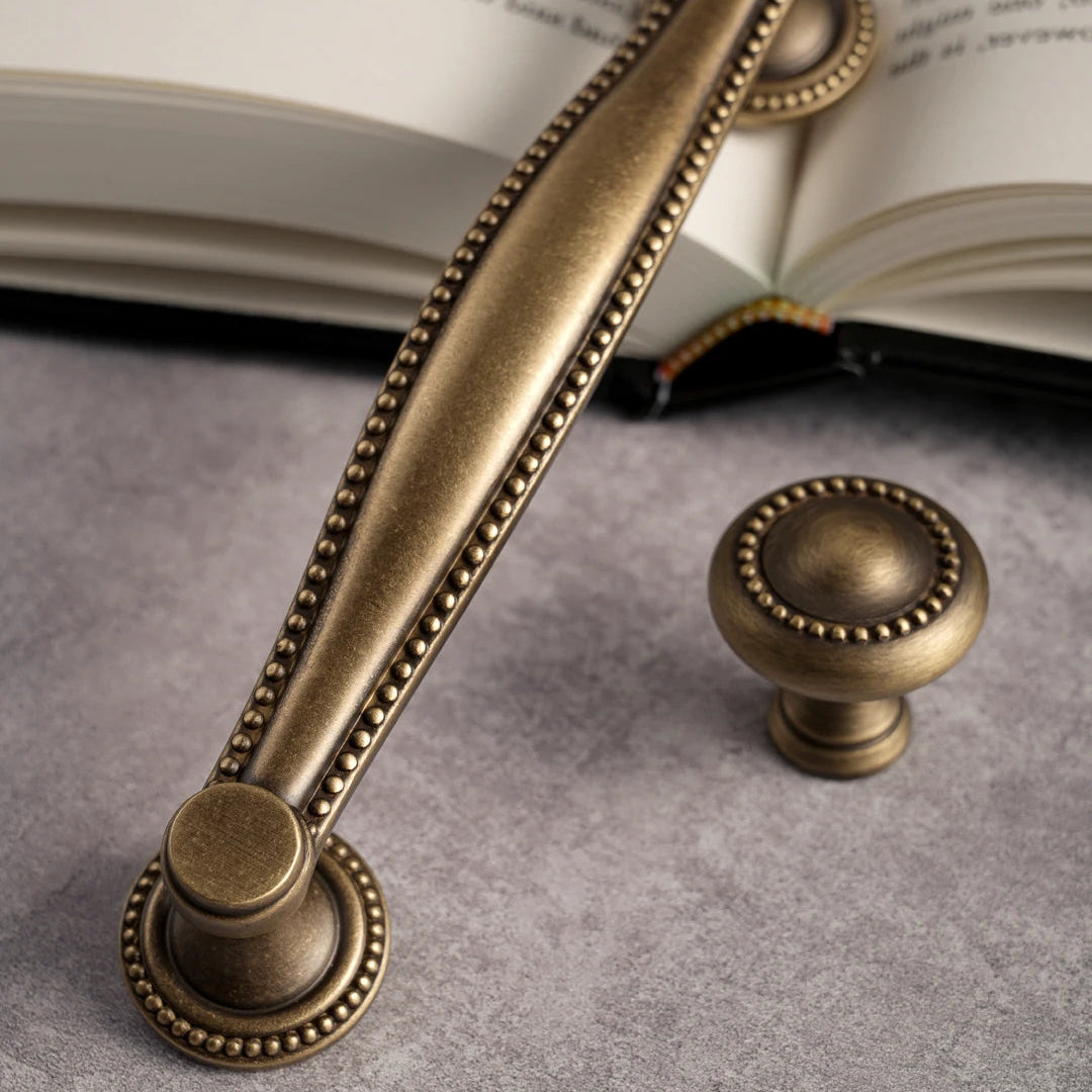 Poignée meuble ancien