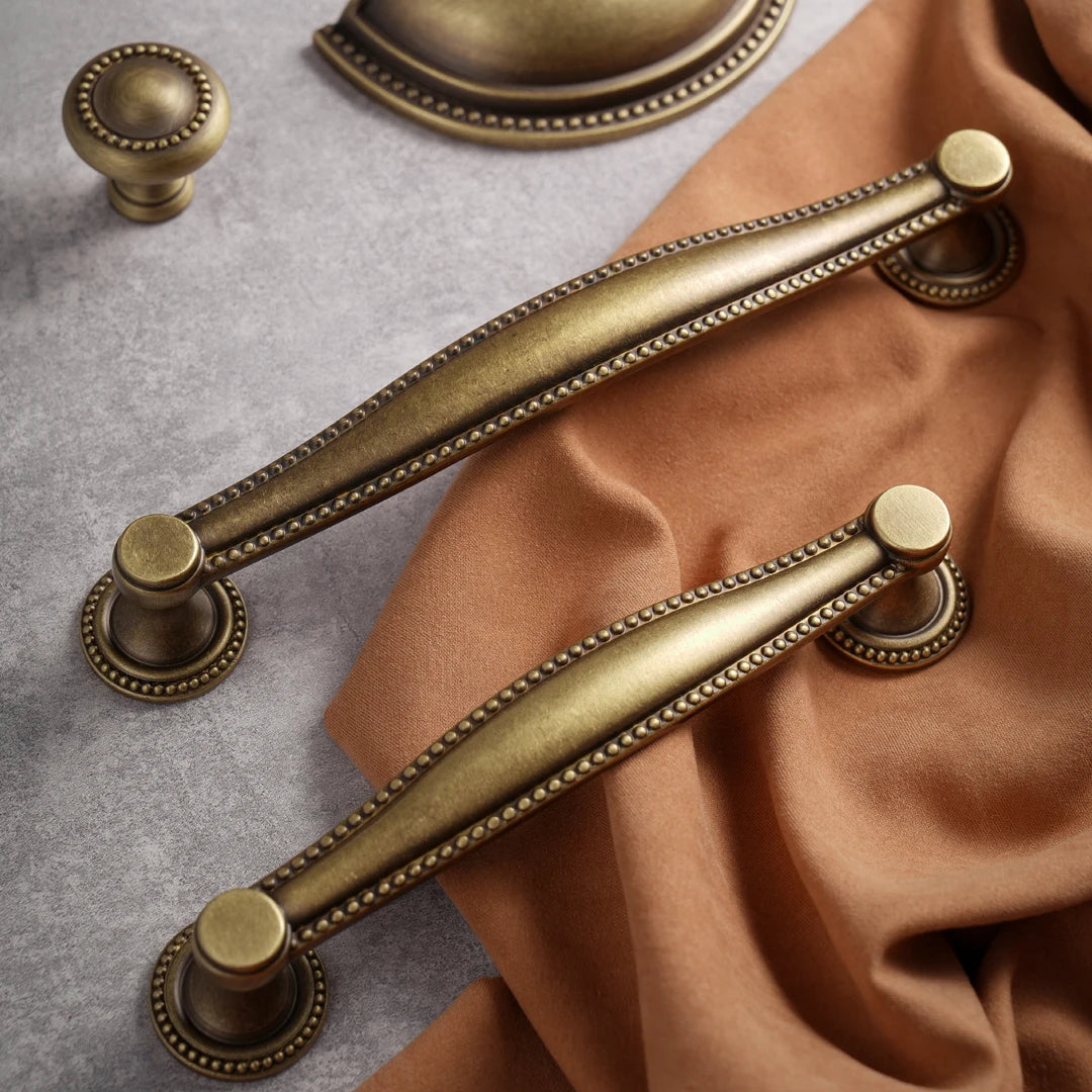 Poignée meuble ancien