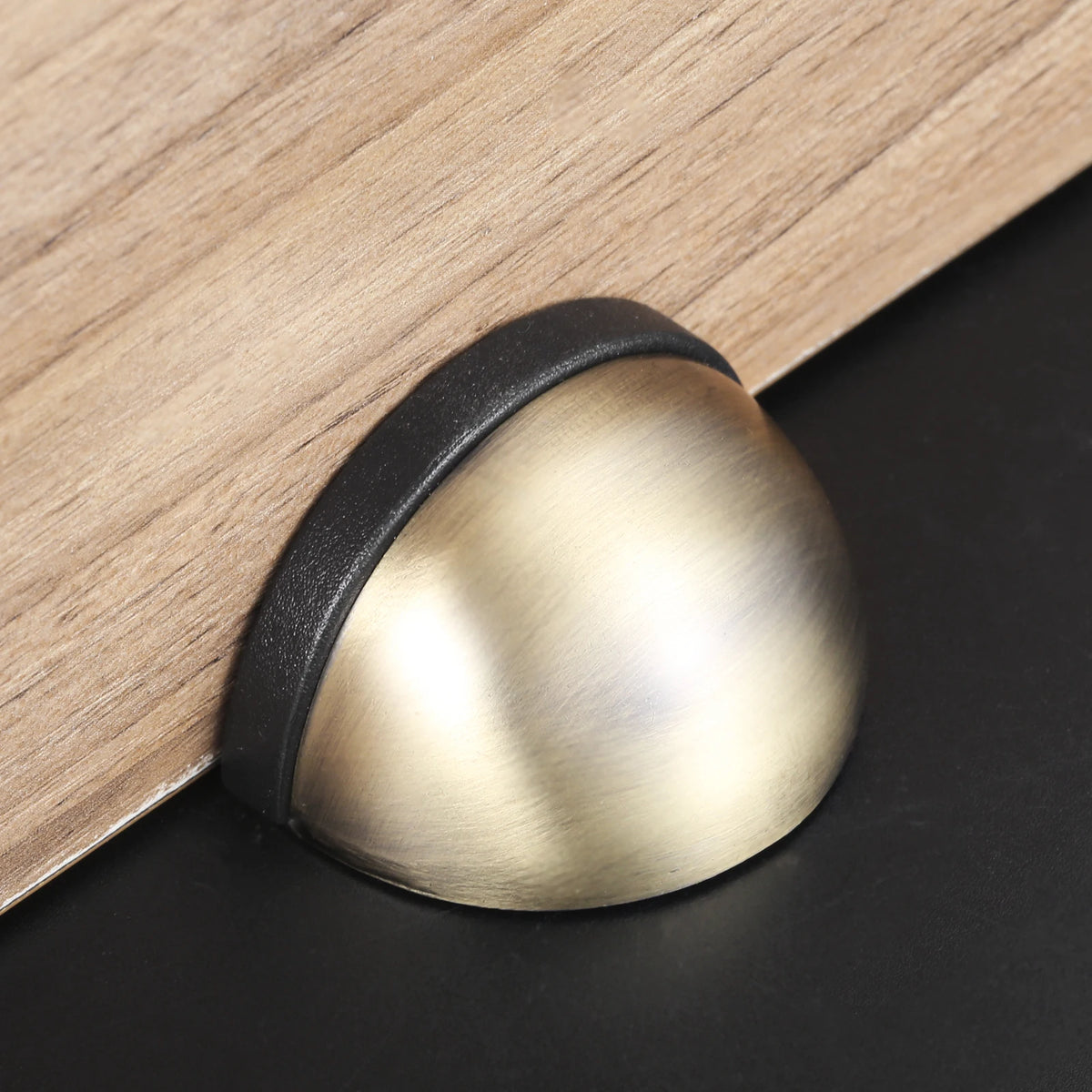 Butée de porte à visser