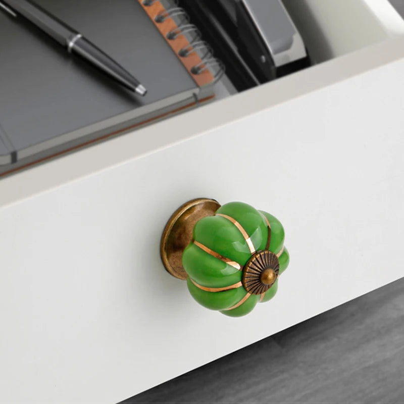 Bouton en porcelaine pour meuble